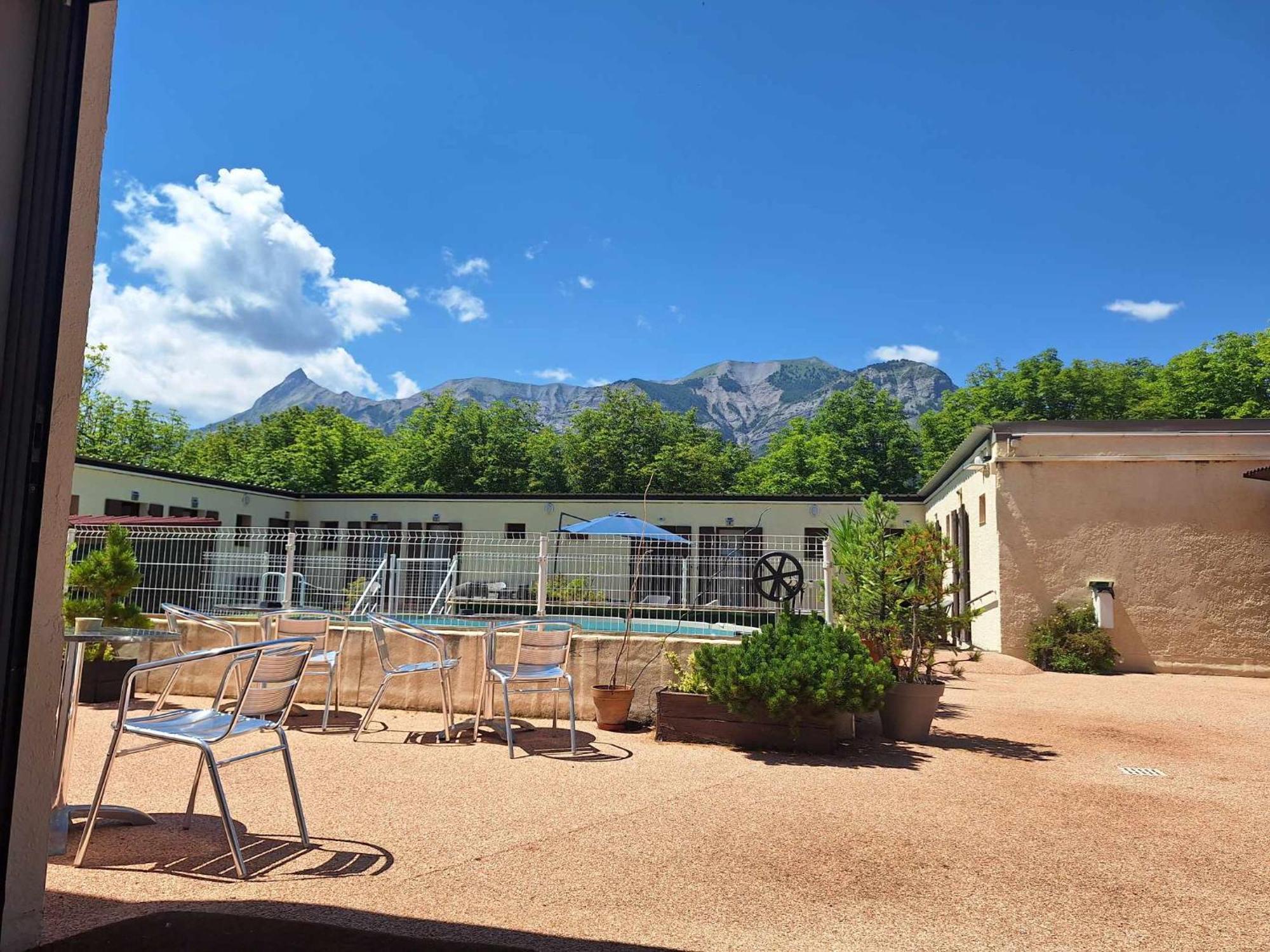 Hotel Le Connetable Saint-Bonnet-en-Champsaur Εξωτερικό φωτογραφία